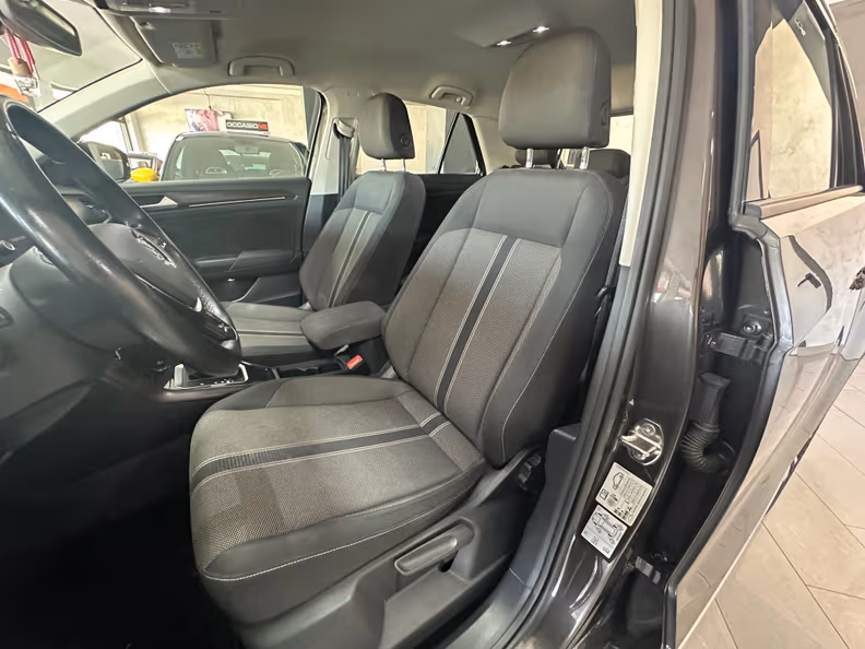 Volkswagen T-ROC - 13