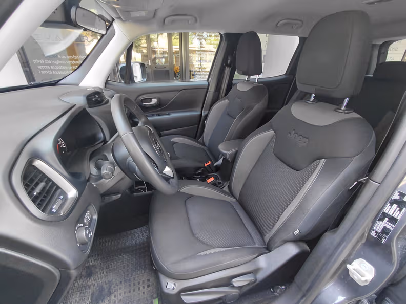 Jeep Renegade - 10