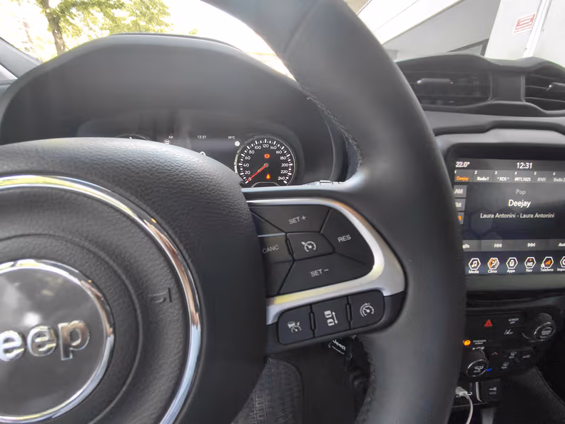 Jeep Renegade - 18