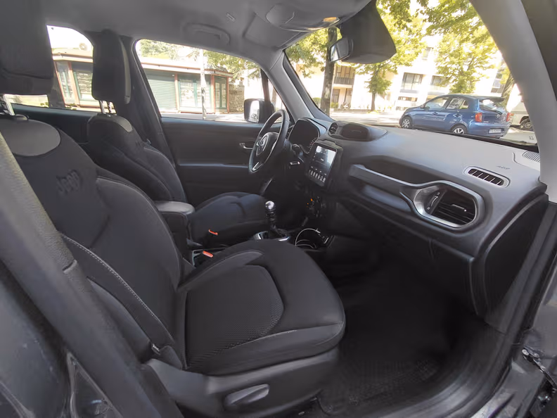 Jeep Renegade - 11