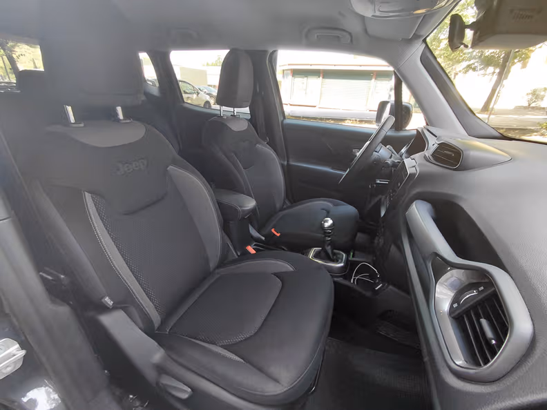Jeep Renegade - 12