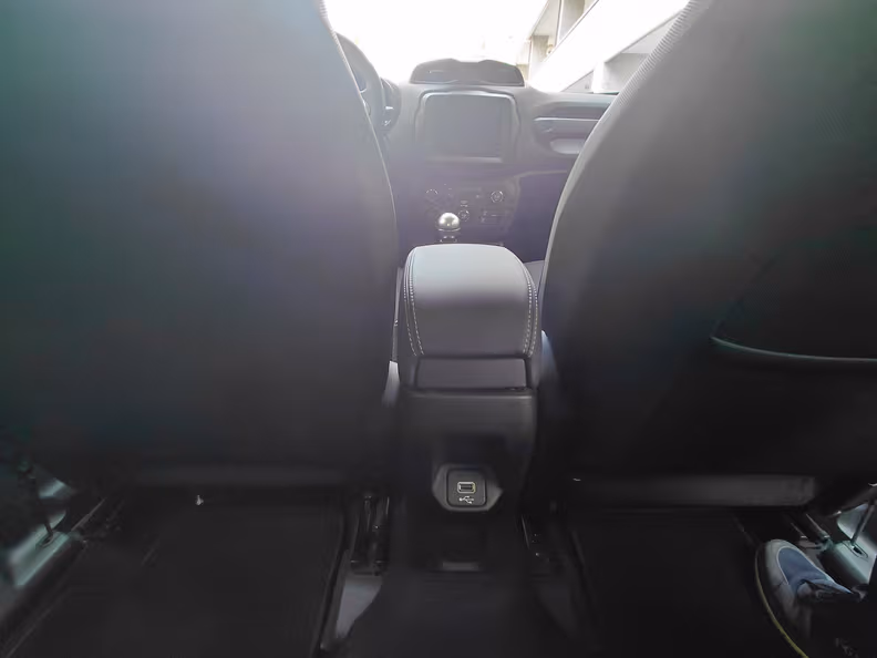Jeep Renegade - 27