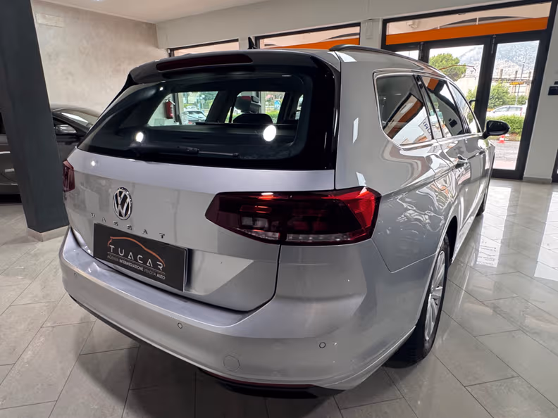 Volkswagen Passat - 6