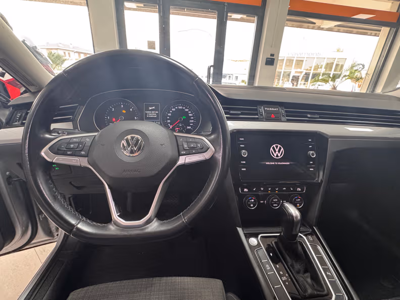 Volkswagen Passat - 9