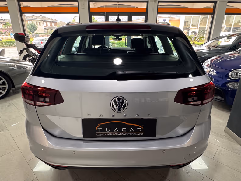 Volkswagen Passat - 5