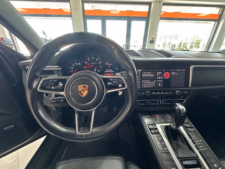 Porsche Macan - 11