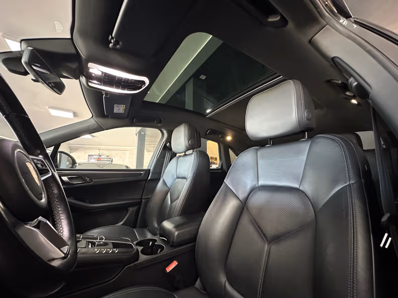 Porsche Macan - 16