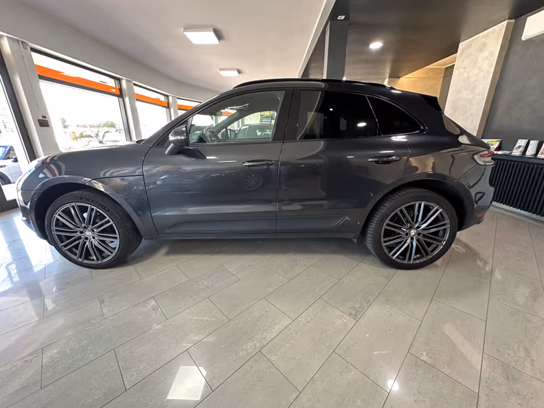 Porsche Macan - 2