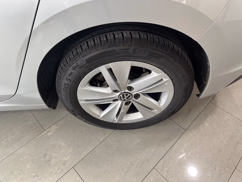 Volkswagen Golf - 17