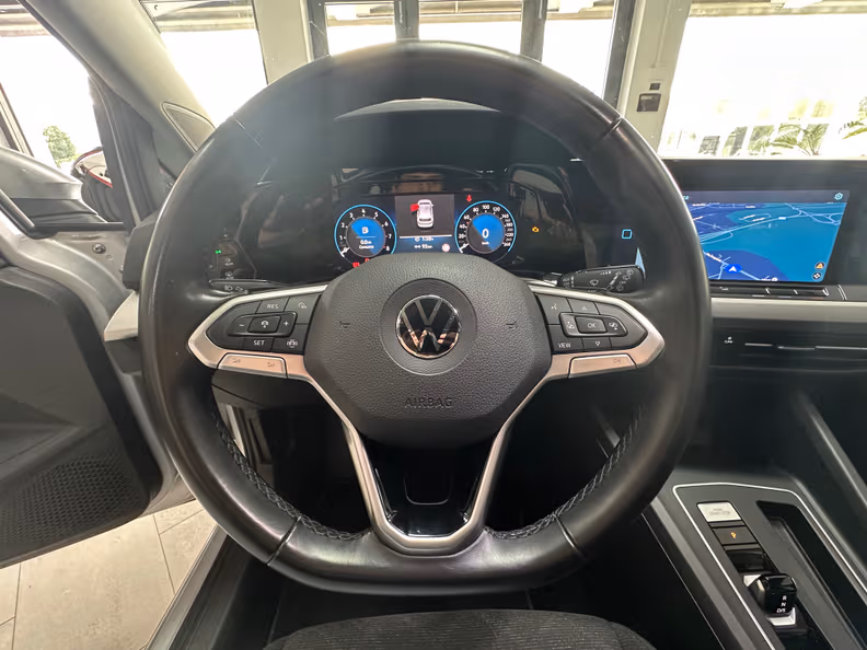 Volkswagen Golf - 11