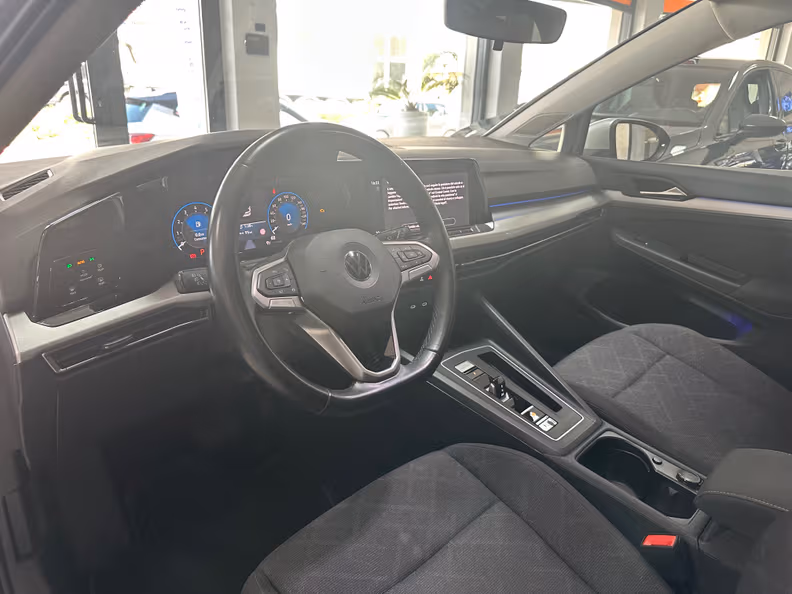 Volkswagen Golf - 9