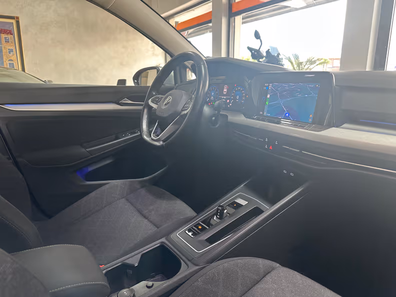 Volkswagen Golf - 10