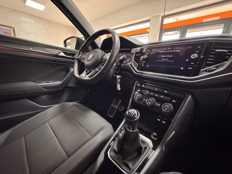 Volkswagen T-ROC - 12