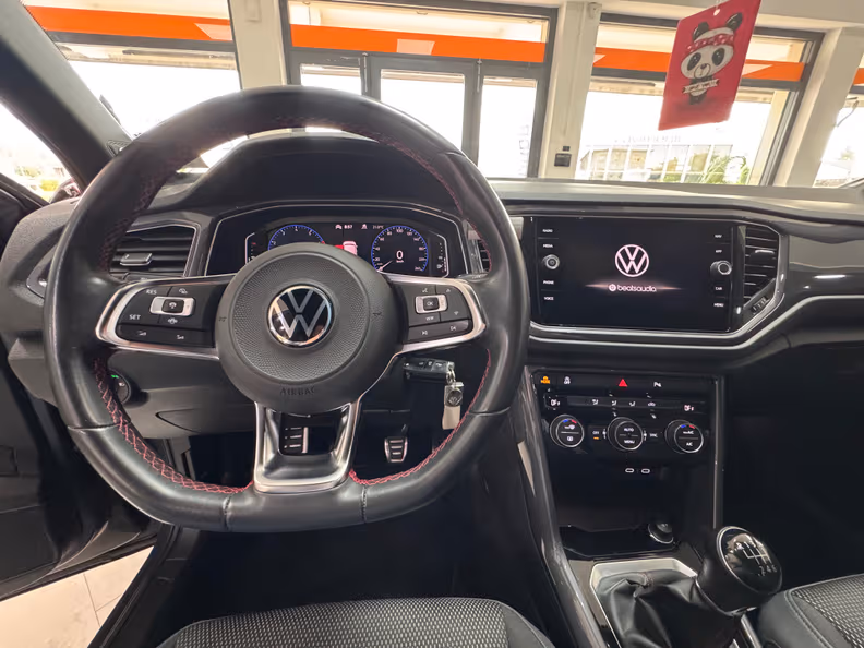 Volkswagen T-ROC - 11