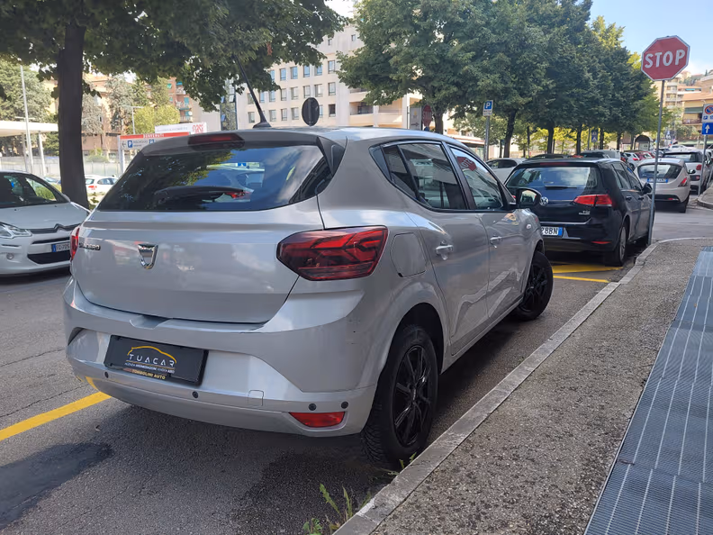 Dacia Sandero - 4