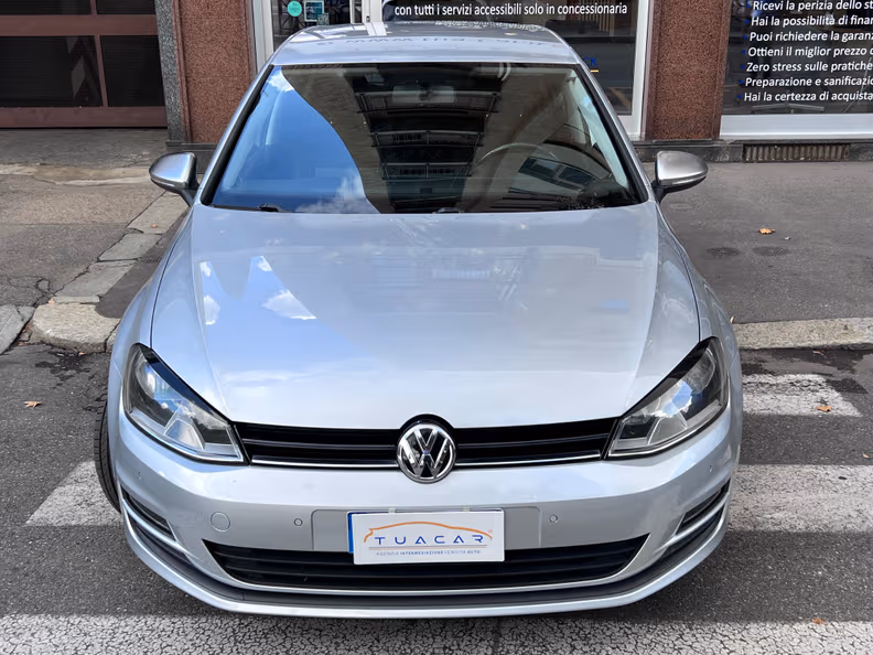 Volkswagen Golf - 2