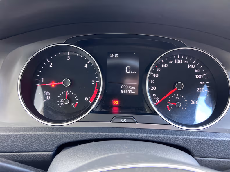 Volkswagen Golf - 16