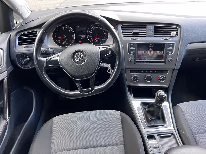 Volkswagen Golf - 9