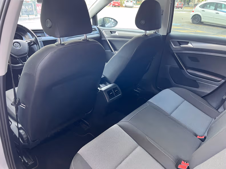 Volkswagen Golf - 21