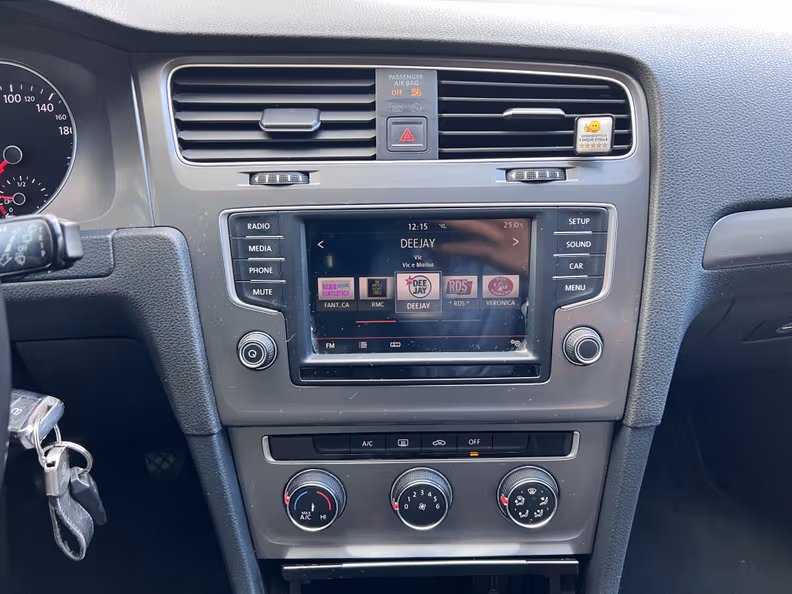 Volkswagen Golf - 14