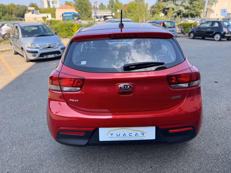 Kia Rio - 4