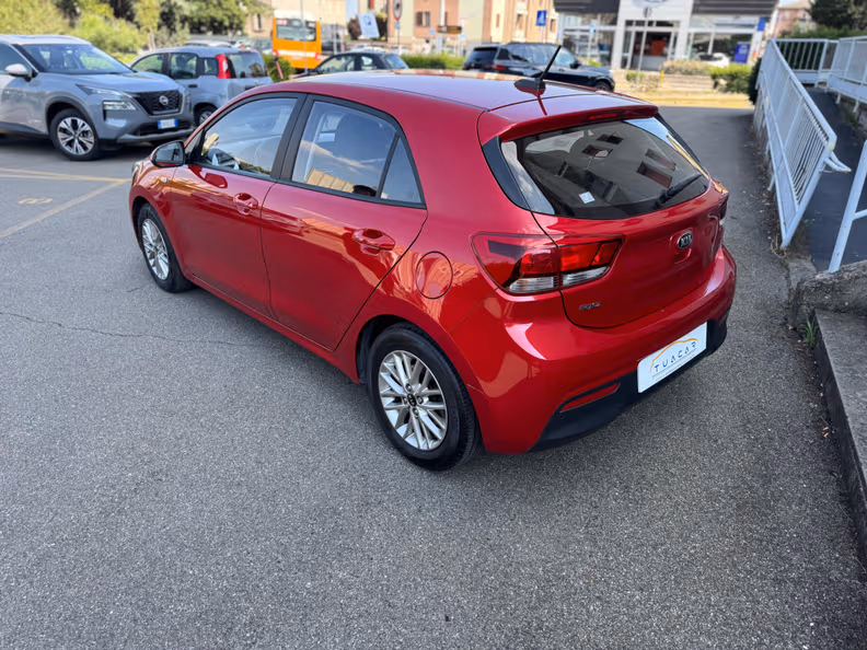 Kia Rio - 3