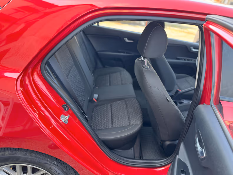 Kia Rio - 23