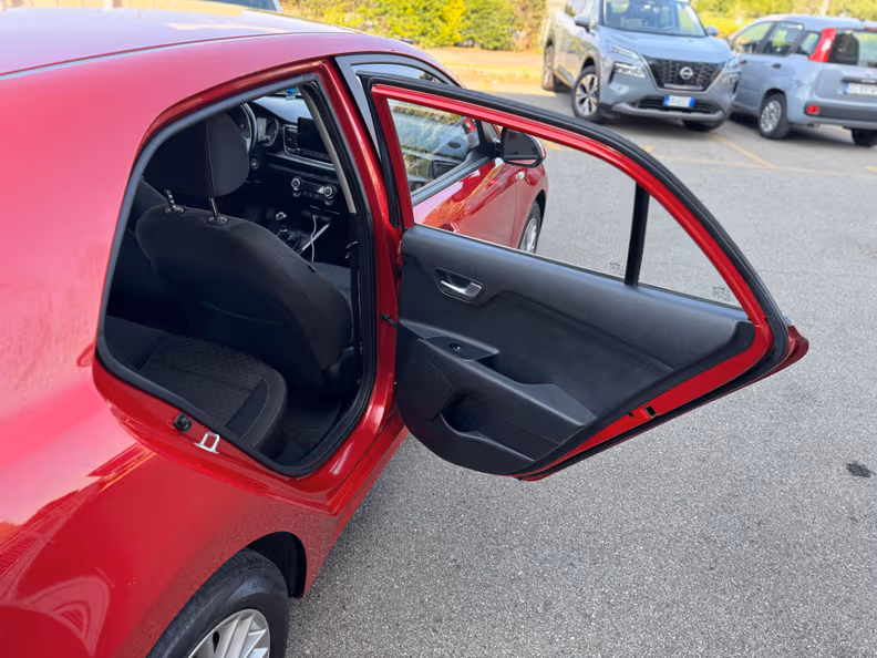 Kia Rio - 22