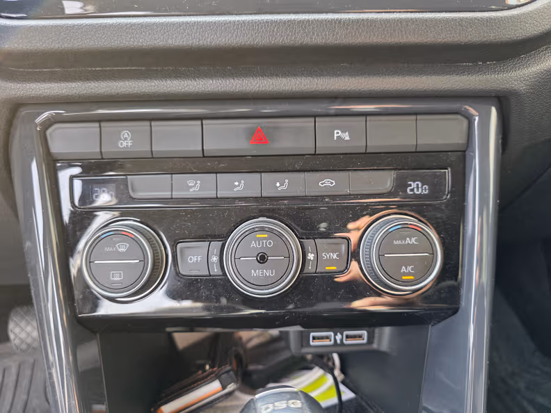 Volkswagen T-ROC - 17