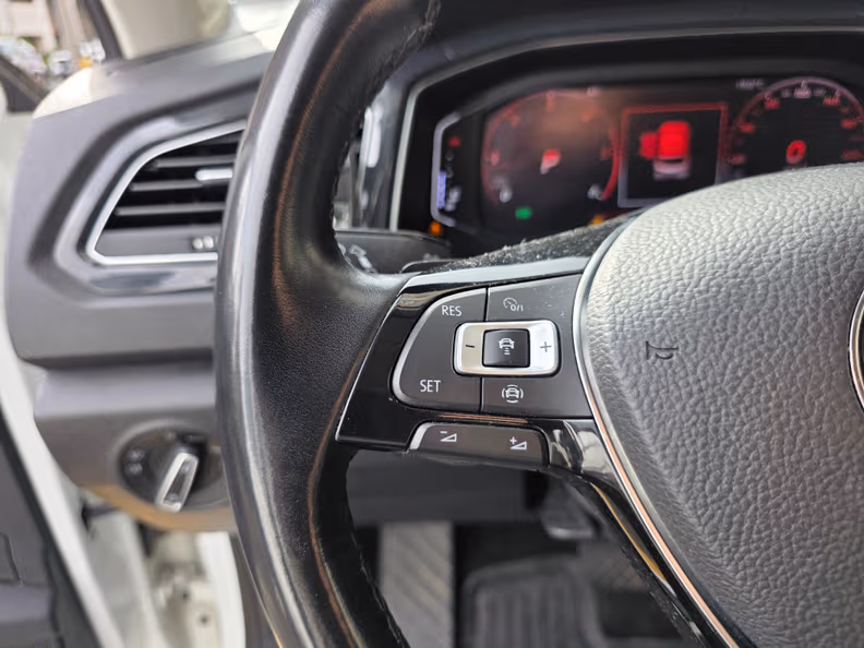 Volkswagen T-ROC - 12