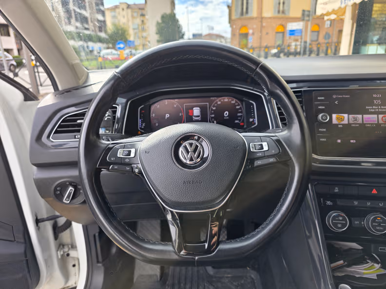 Volkswagen T-ROC - 13