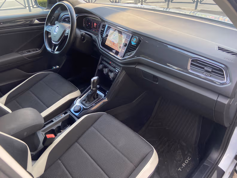 Volkswagen T-ROC - 22