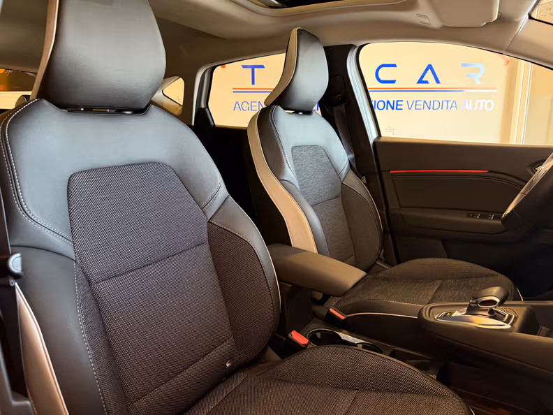 Renault Captur - 21