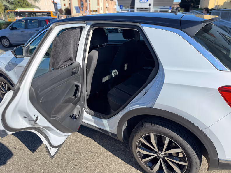 Volkswagen T-ROC - 18