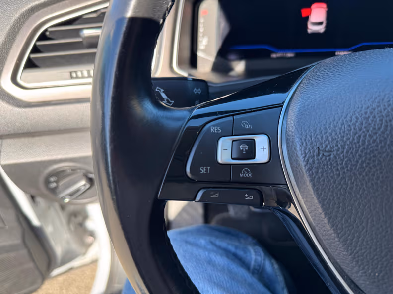 Volkswagen T-ROC - 24