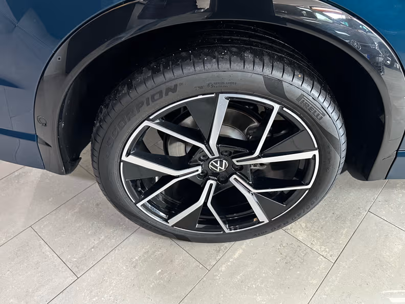 Volkswagen Tiguan - 19