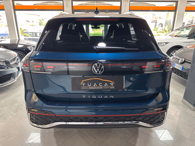 Volkswagen Tiguan - 4
