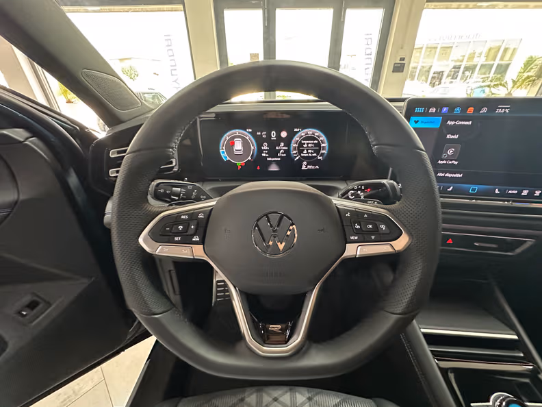 Volkswagen Tiguan - 15