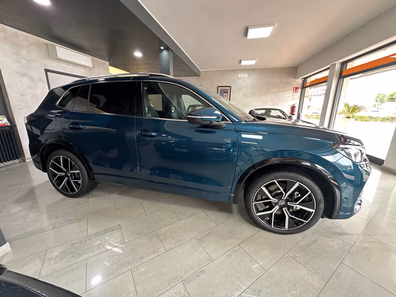 Volkswagen Tiguan - 6