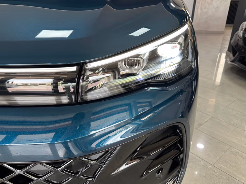 Volkswagen Tiguan - 9