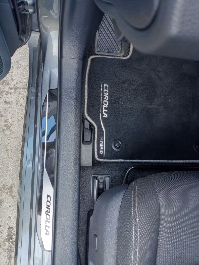 Toyota Corolla - 24