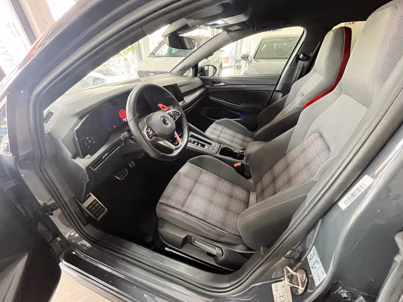 Volkswagen Golf - 9