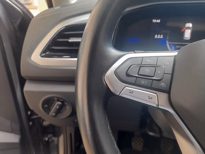Volkswagen T-ROC - 18