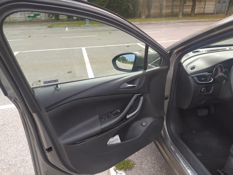 Opel Astra - 36