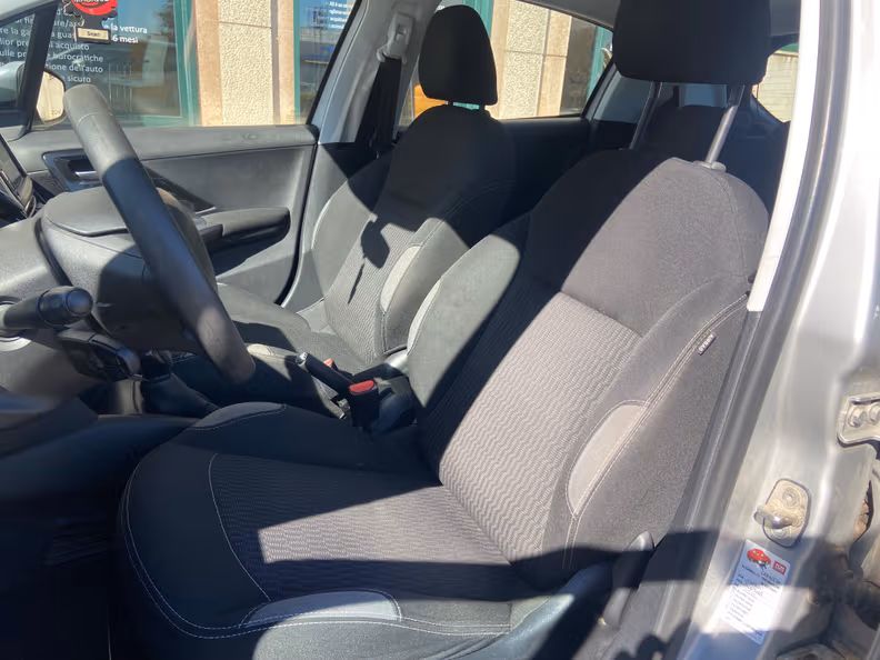 Peugeot 208 - 7