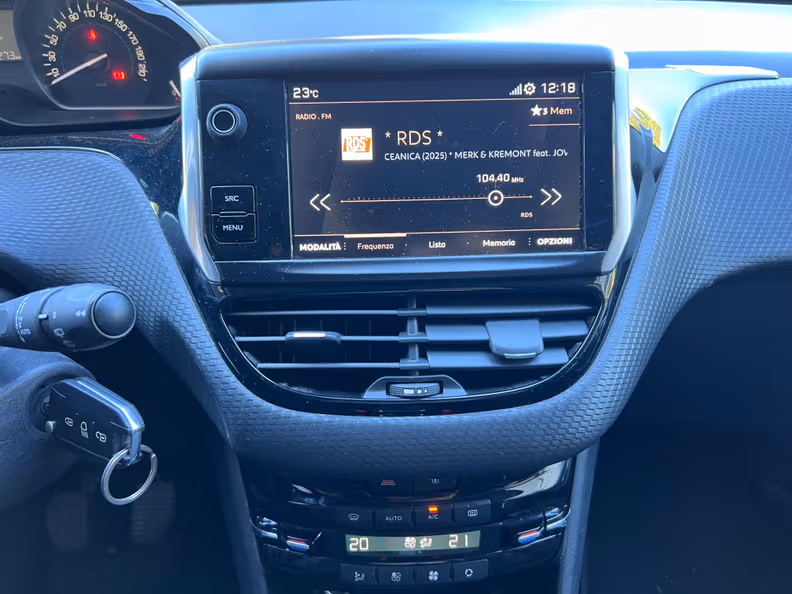 Peugeot 2008 - 14