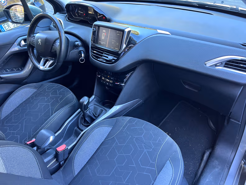 Peugeot 2008 - 10