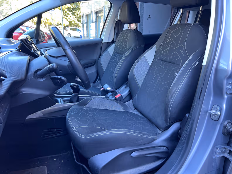 Peugeot 2008 - 11