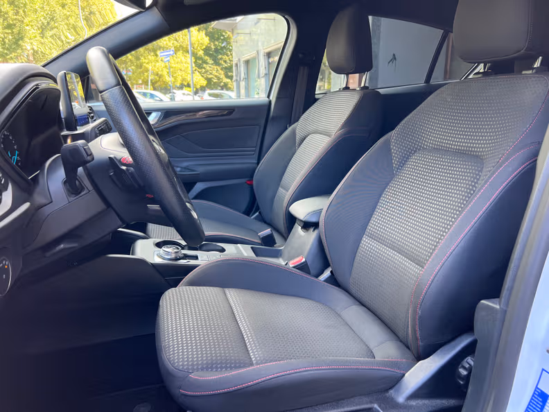 Ford Focus - 11