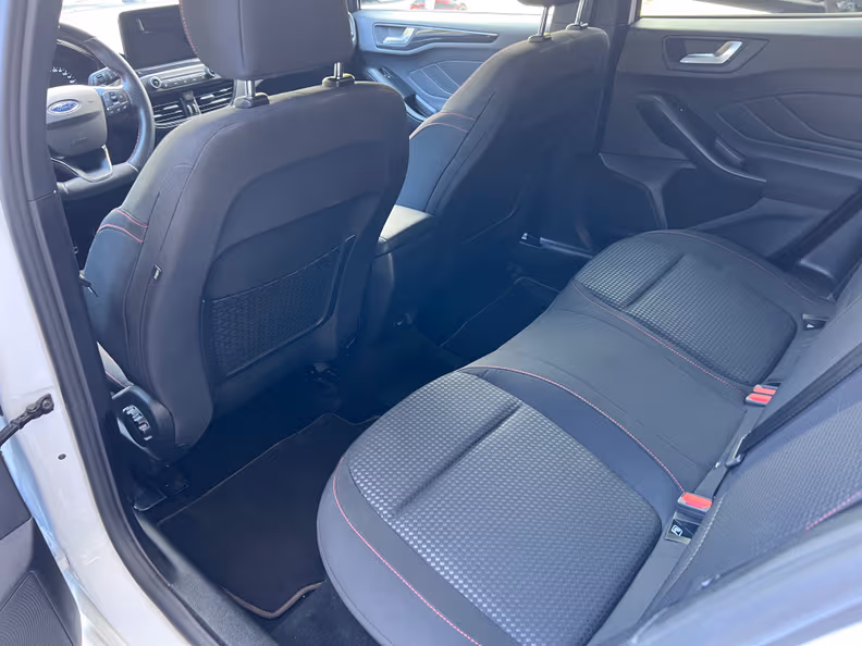Ford Focus - 23